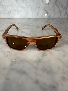 Wood-Grain Rectangular Sunglasses with Brown Lenses